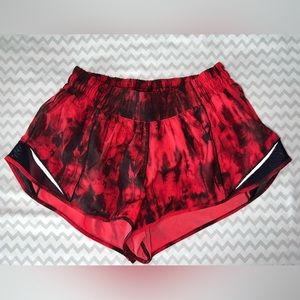 Lululemon red/black Hotty Hot shorts low rise (size 6)